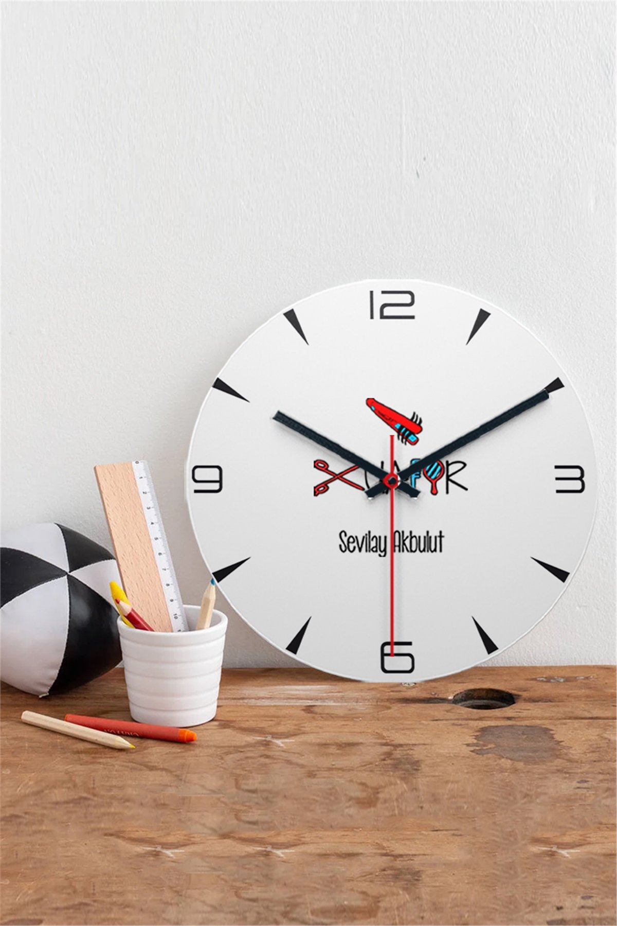 Bayan Kuaförü Ahşap Duvar Saati