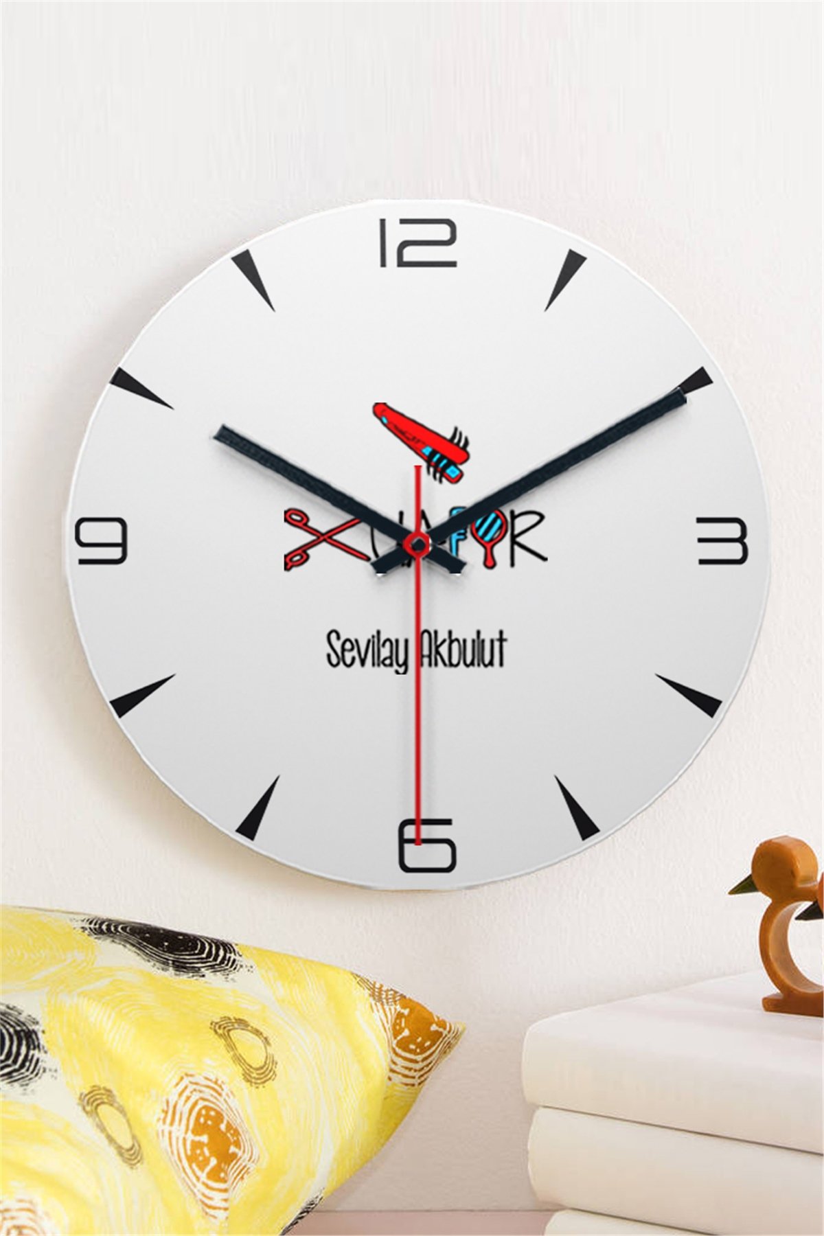 Bayan Kuaförü Ahşap Duvar Saati