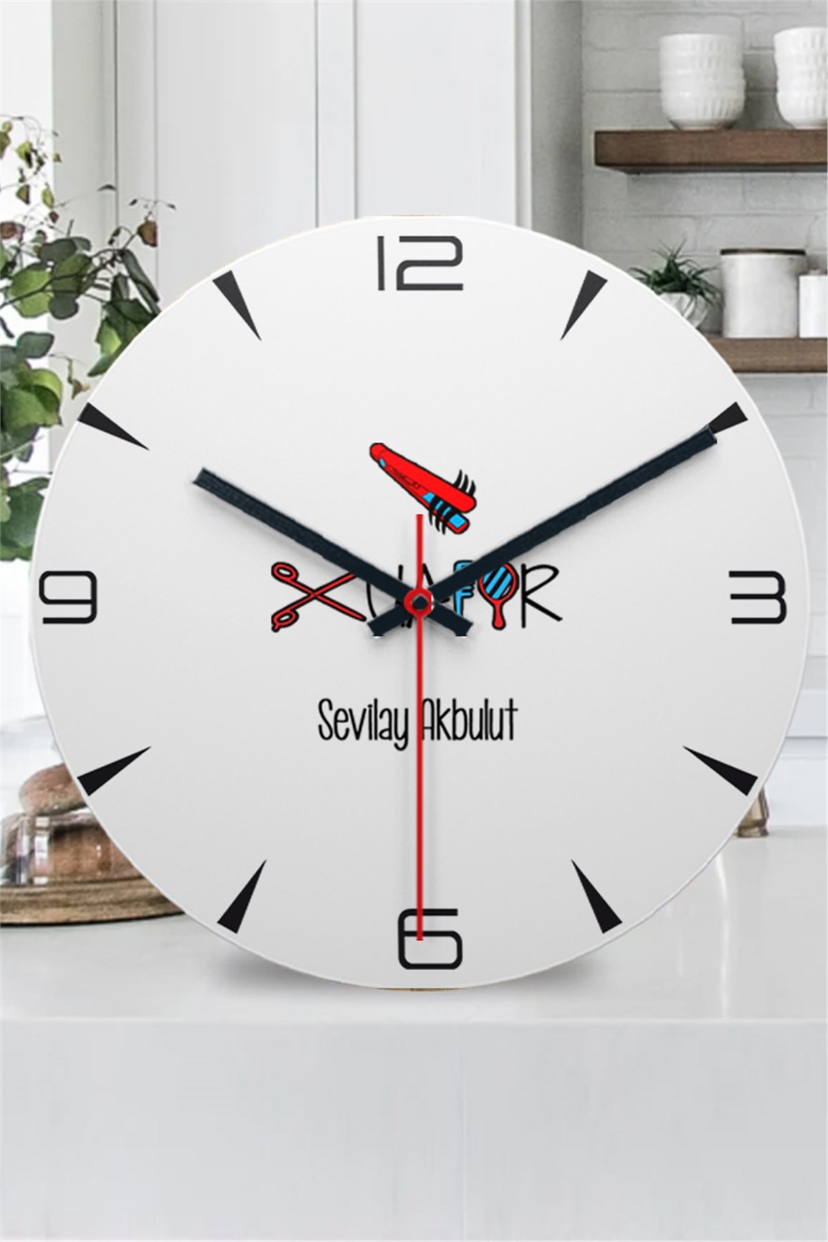 Bayan Kuaförü Ahşap Duvar Saati