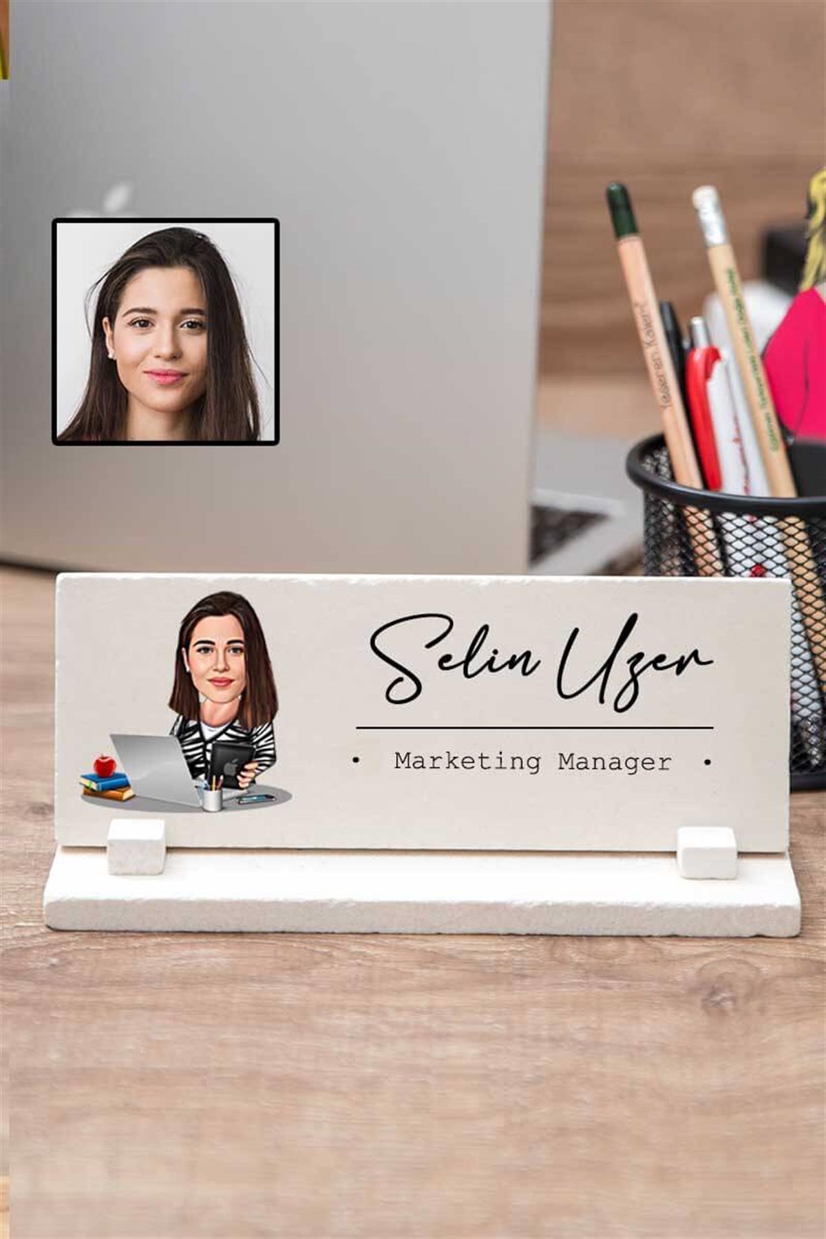 Bayan Sevgiliye Yeni İş Hediyesi Karikatürlü Masa İsimliği