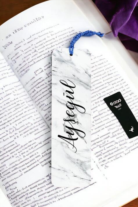 Beyaz Mermer Desenli İsimli Metal Kitap Ayracı