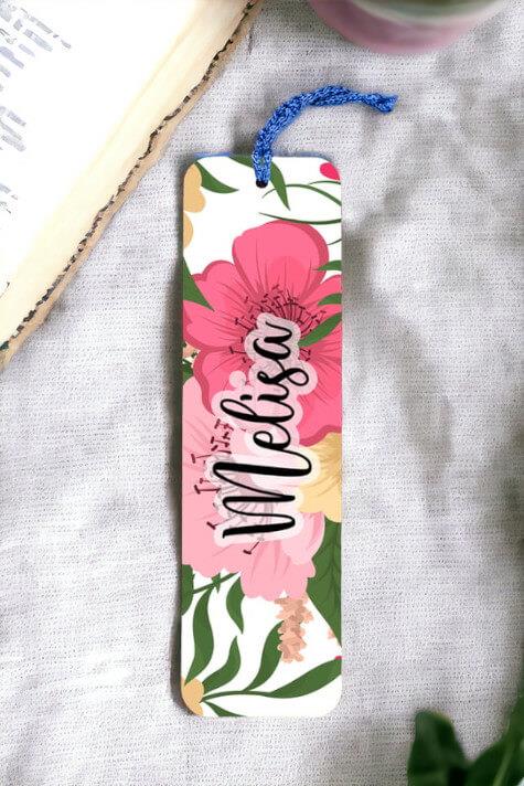 Çiçek Arka Planlı İsimli Metal Kitap Ayracı