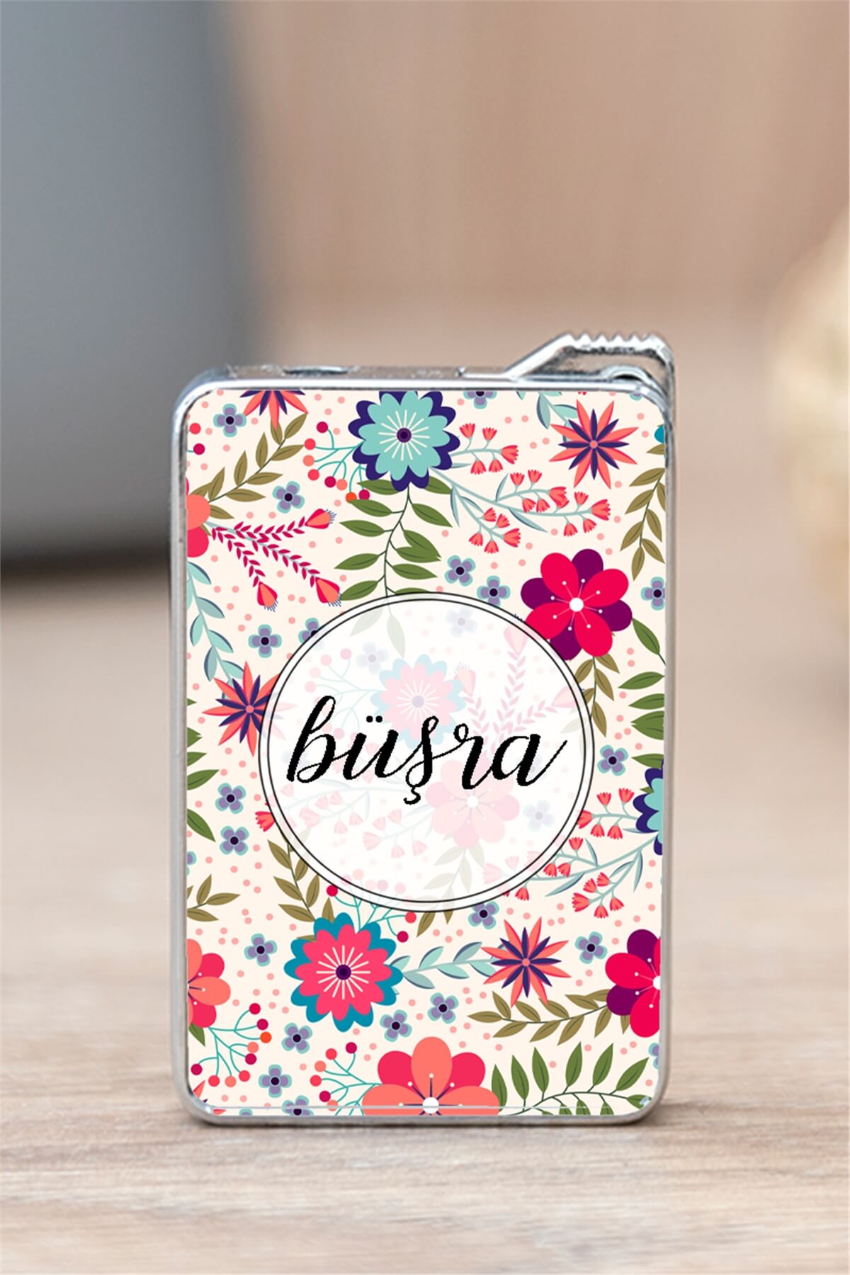 Çiçekli ve İsimli Kişiye Özel Çakmak