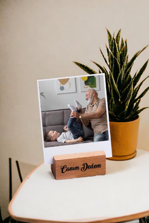 Dedeye Hediye Ahşap Standlı Polaroid Fotoğraf Seti