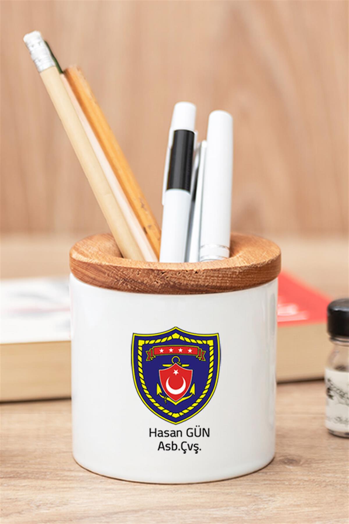 Deniz Kuvvetleri Komutanına Hediye Seti Ahşap Altlıklı Fincan ve Kalemlik