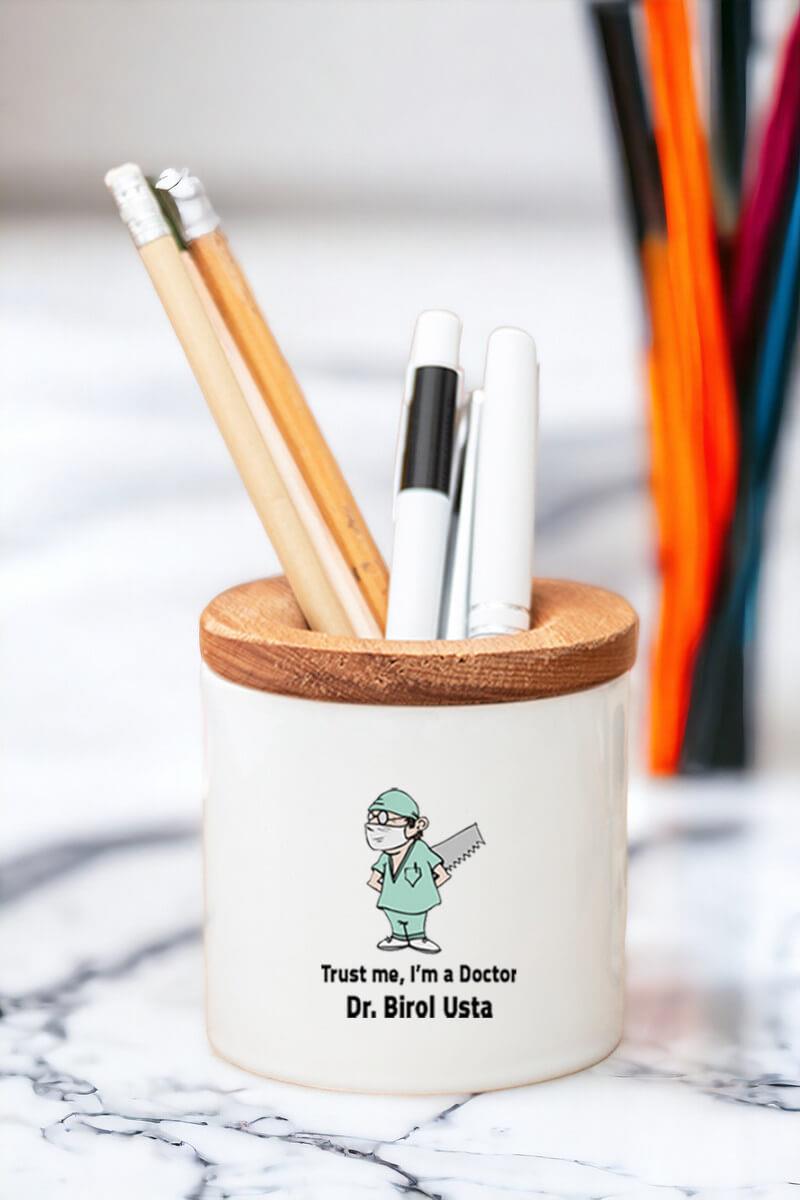 Doktor Esprili Ahşap Kapaklı Kalemlik