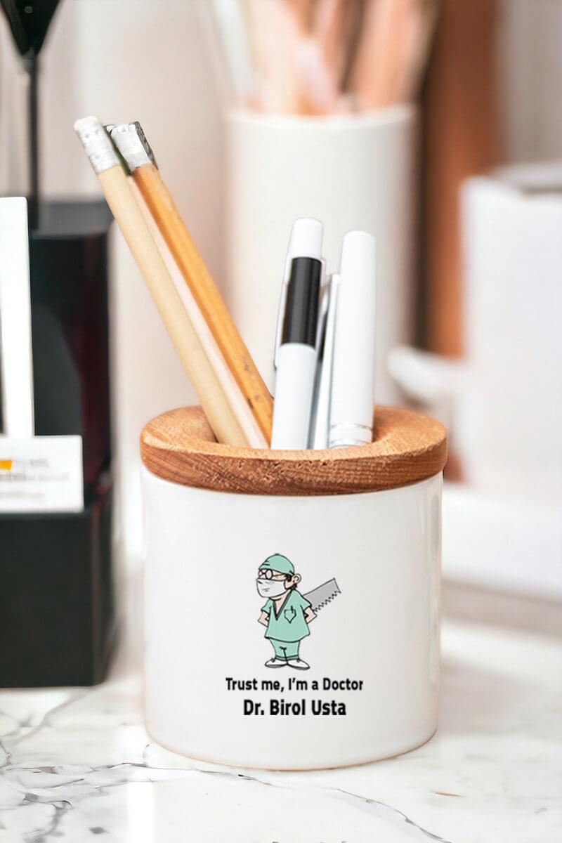 Doktor Esprili Ahşap Kapaklı Kalemlik
