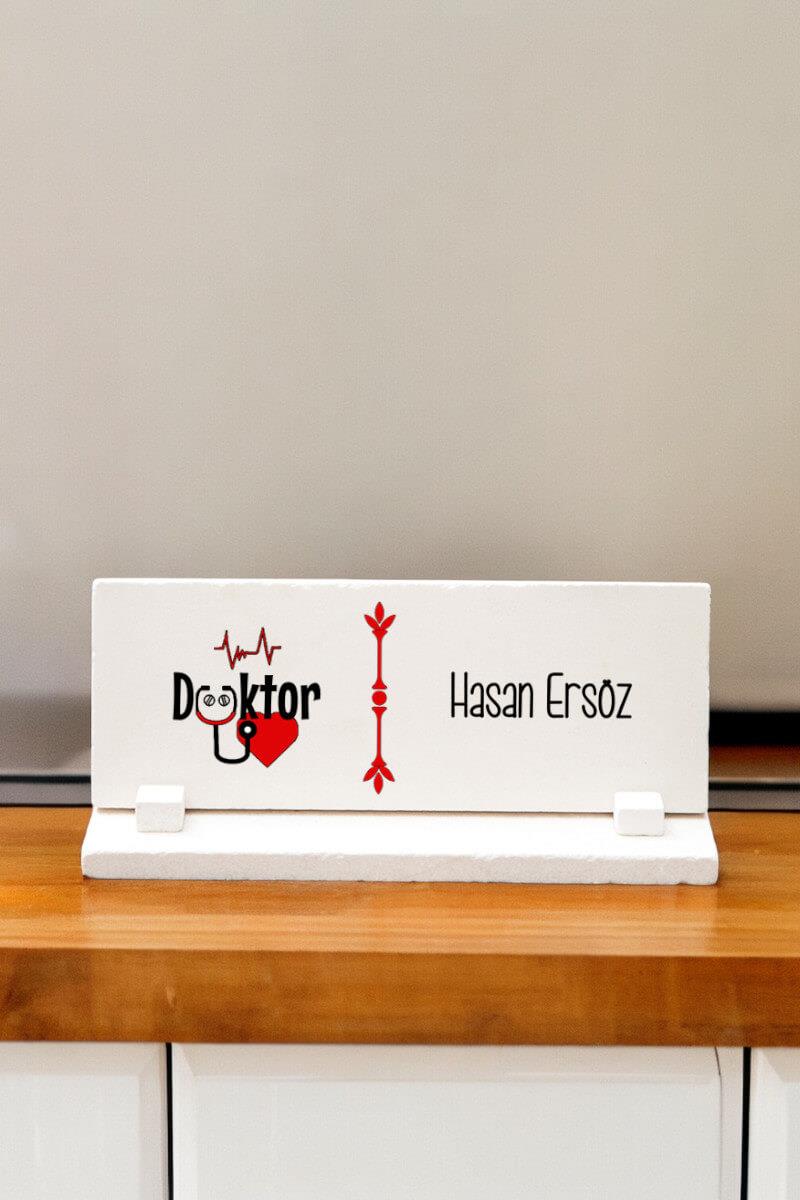 Doktor Masasına Hediye Taş Masa İsimliği