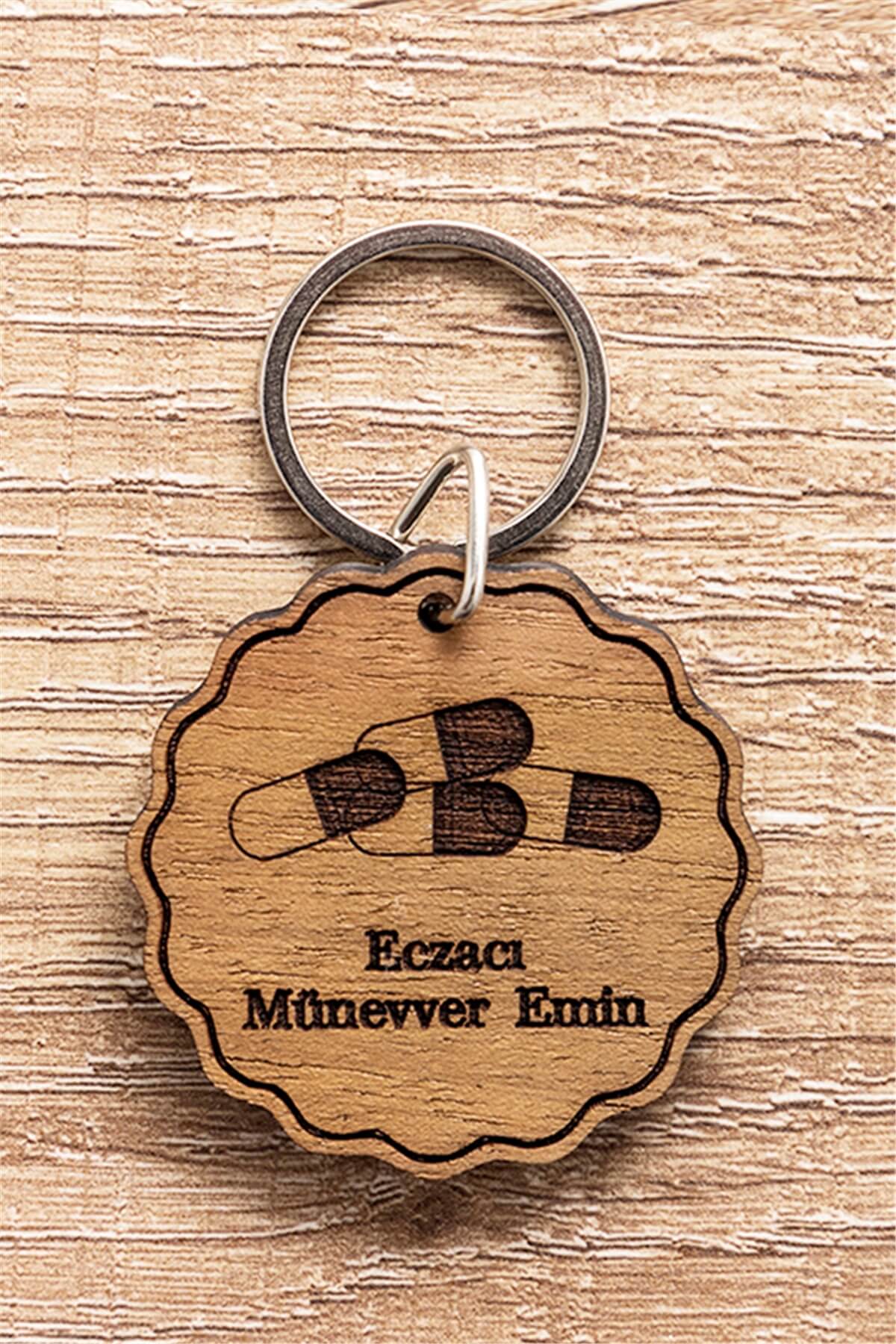Eczacılara Hediye Kişiye Özel Lazer Kesim Ahşap Anahtarlık