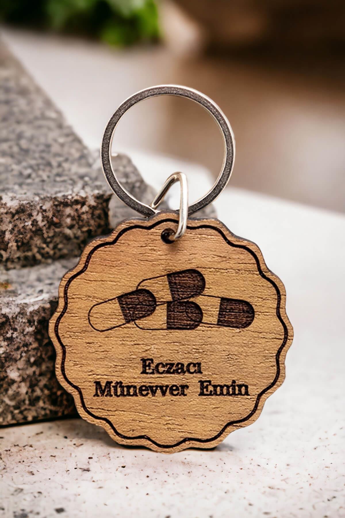 Eczacılara Hediye Kişiye Özel Lazer Kesim Ahşap Anahtarlık
