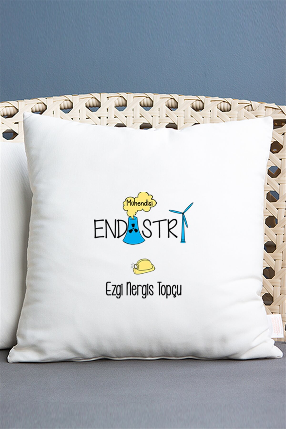 Endüstri Mühendisi Saten Kare Yastık