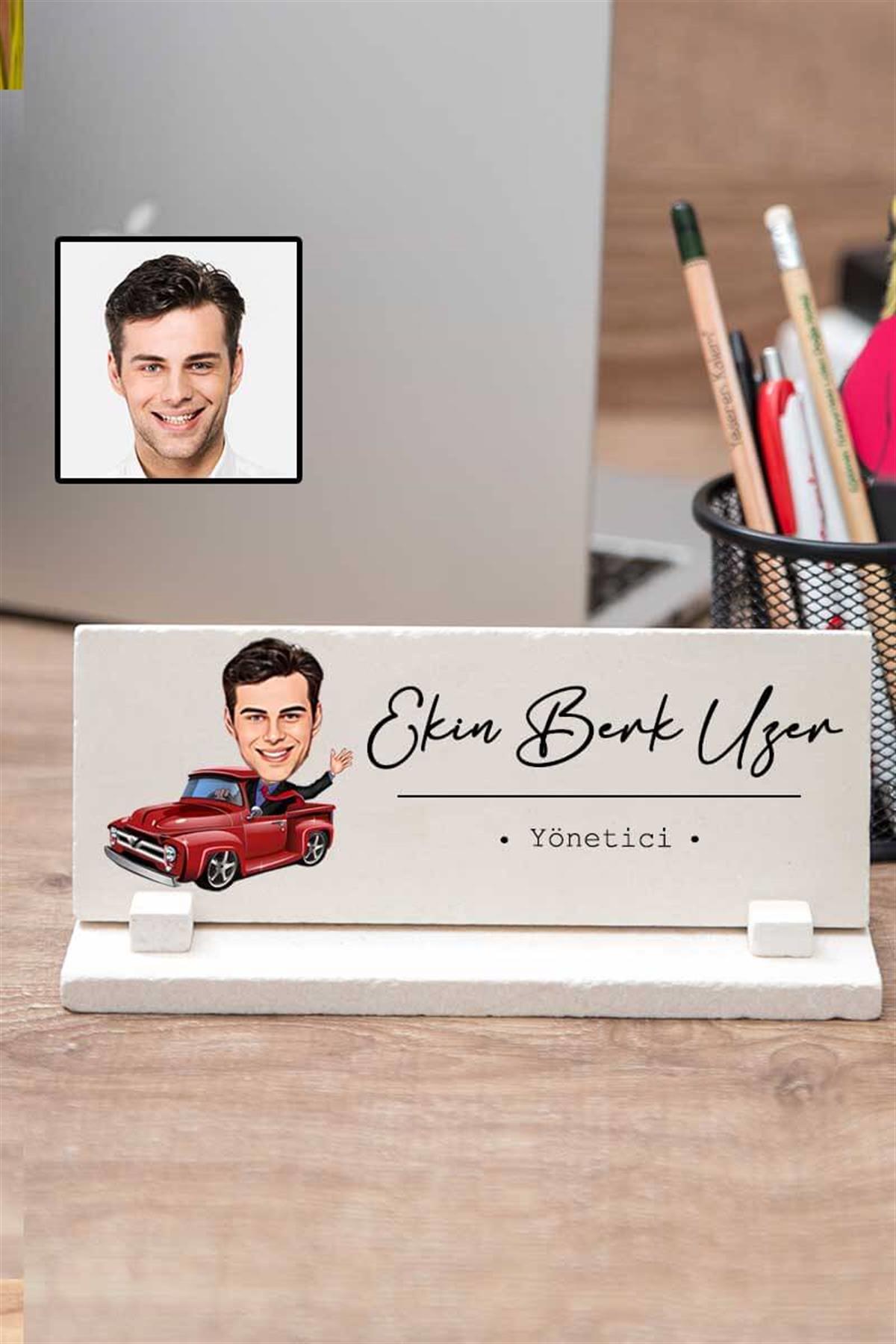 Erkeğe Yeni İş Hediyesi Karikatürlü Masa İsimliği