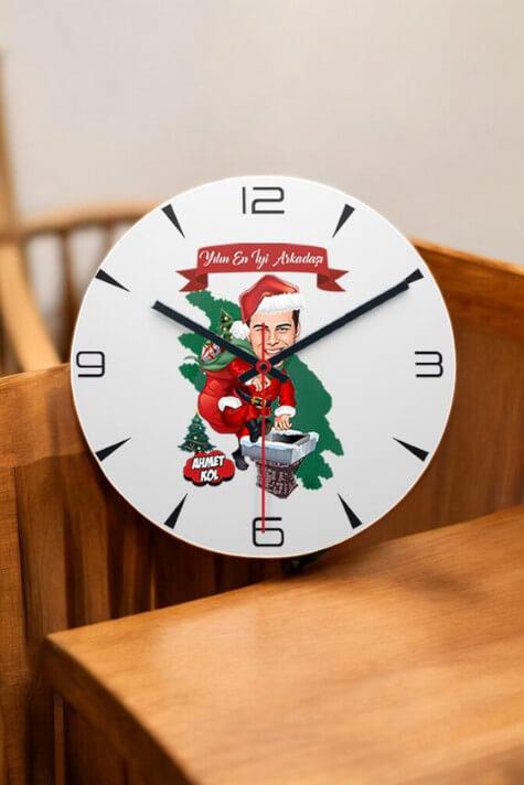 Erkek Arkadaşa Yılbaşı Hediyesi Karikatürlü Ahşap Duvar Saati