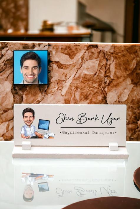 Erkek Sevgiliye Yeni İş Hediyesi Karikatürlü Masa İsimliği