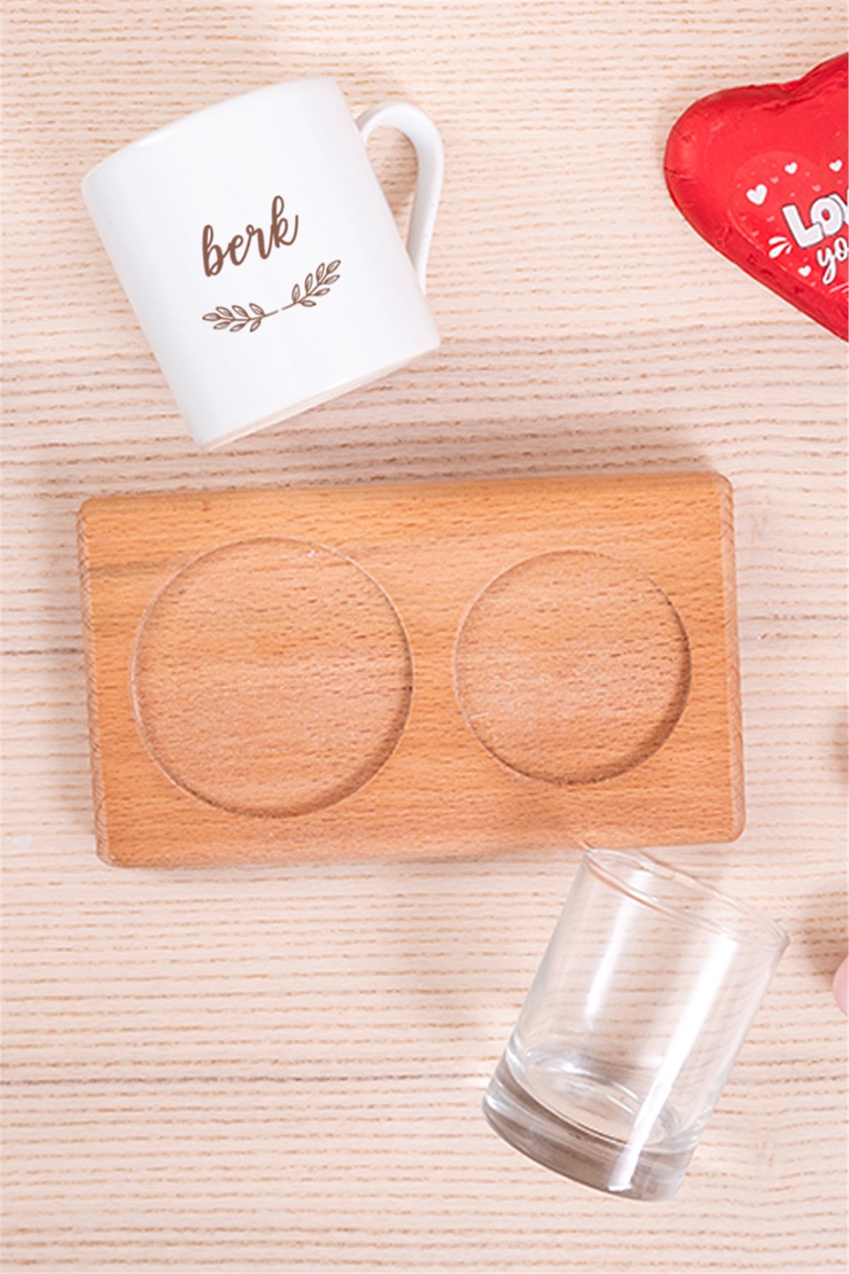 Erkeklere Özel İsim Yazılı Ahşap Sunumlu Türk Kahvesi Fincanı