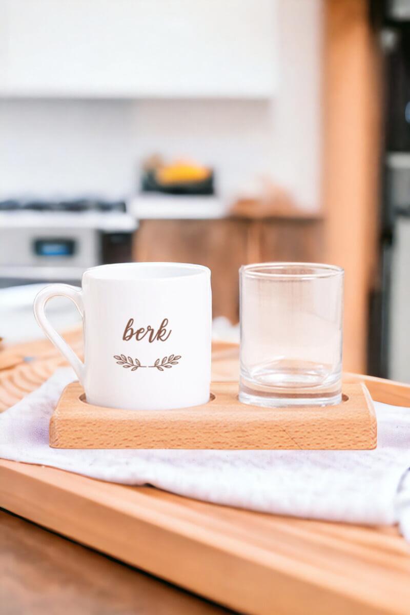 Erkeklere Özel İsim Yazılı Ahşap Sunumlu Türk Kahvesi Fincanı