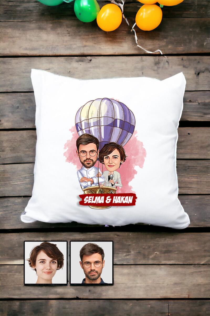 Eşe Hediye Uçan Balon Temalı Karikatürlü Yastık