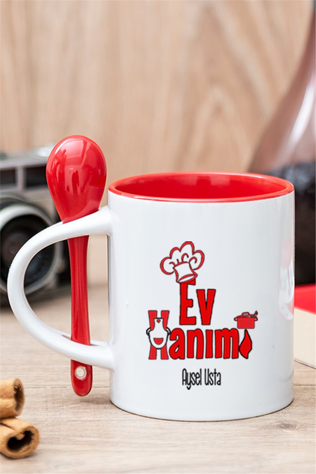 Ev Hanımı Kaşıklı Kupa Bardak