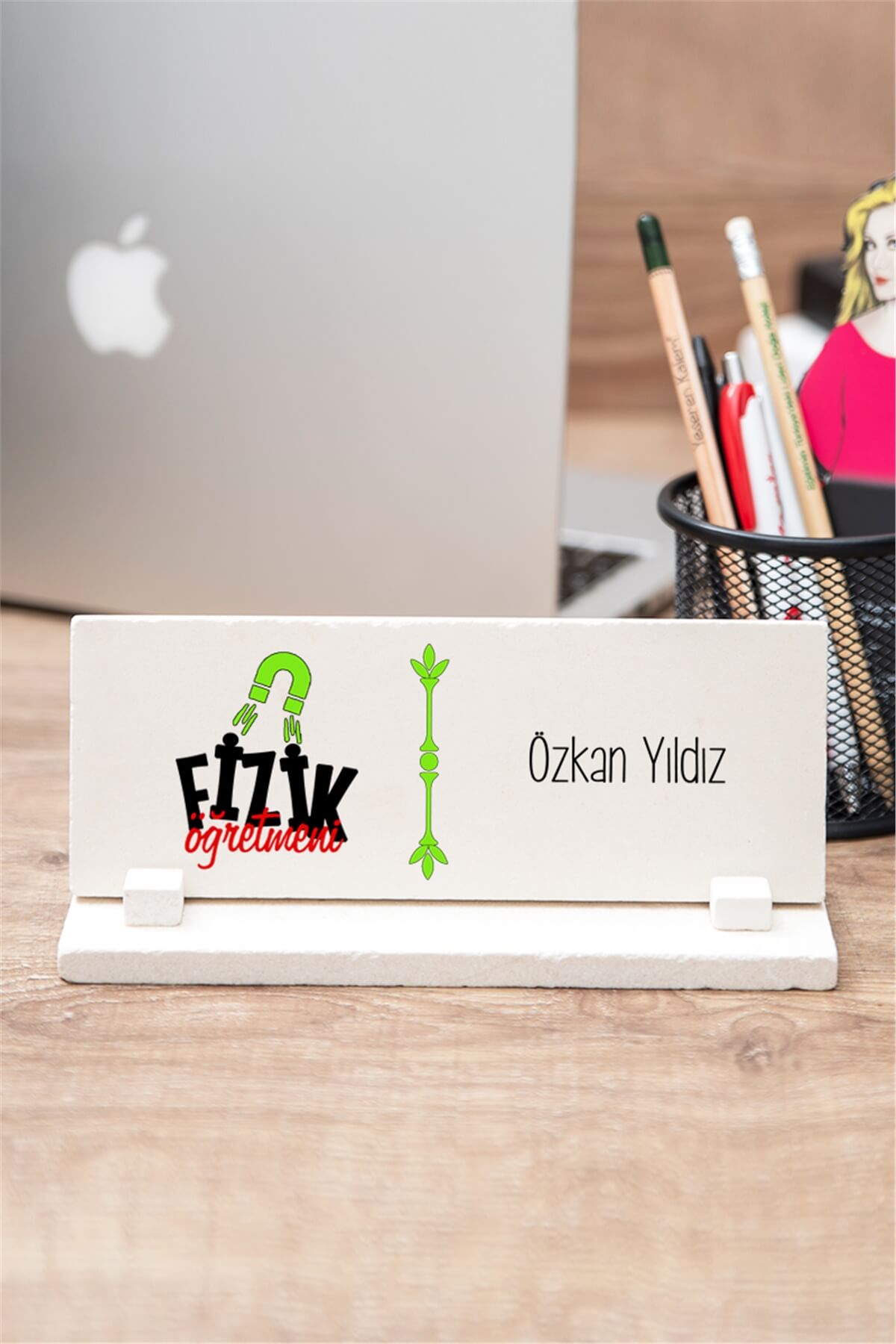 Fizik Öğretmeni Taş Masa İsimliği