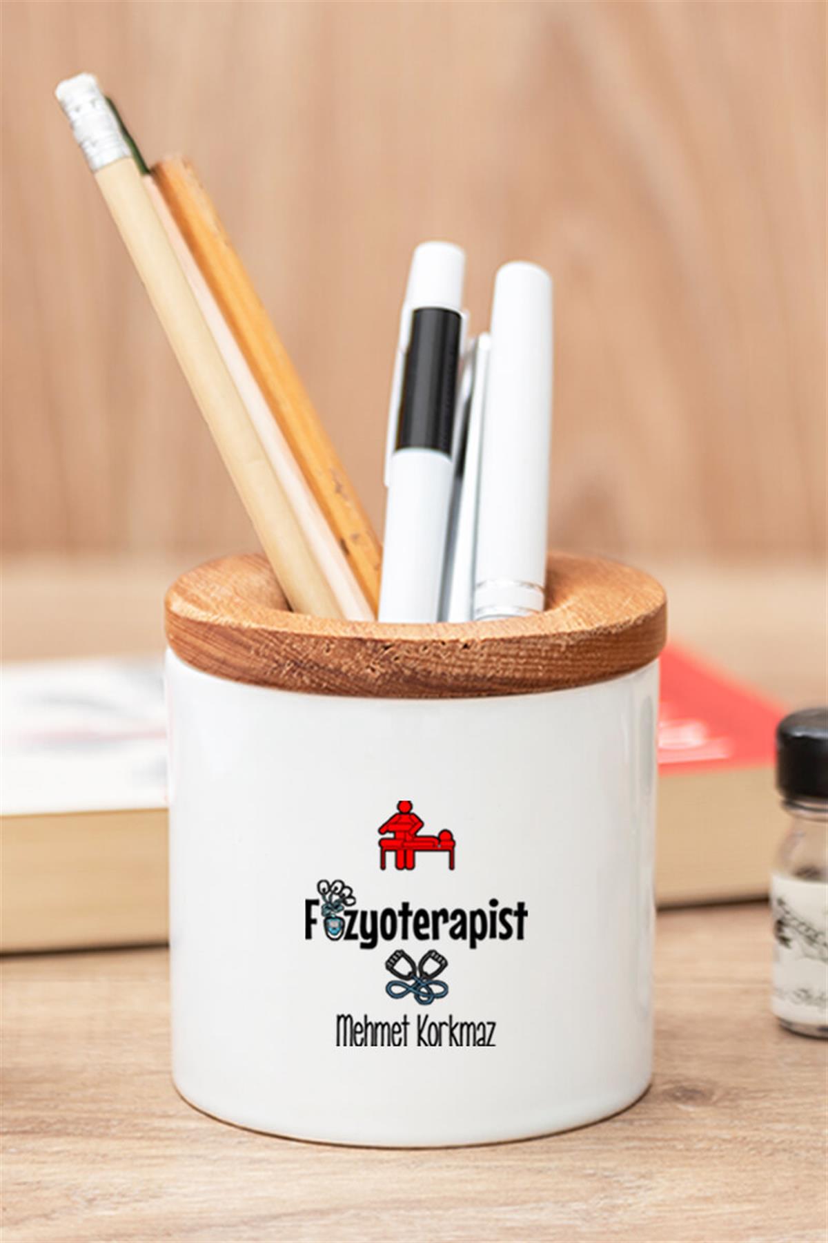 Fizyoterapiste Hediye Seti Ahşap Altlıklı Fincan ve Kalemlik