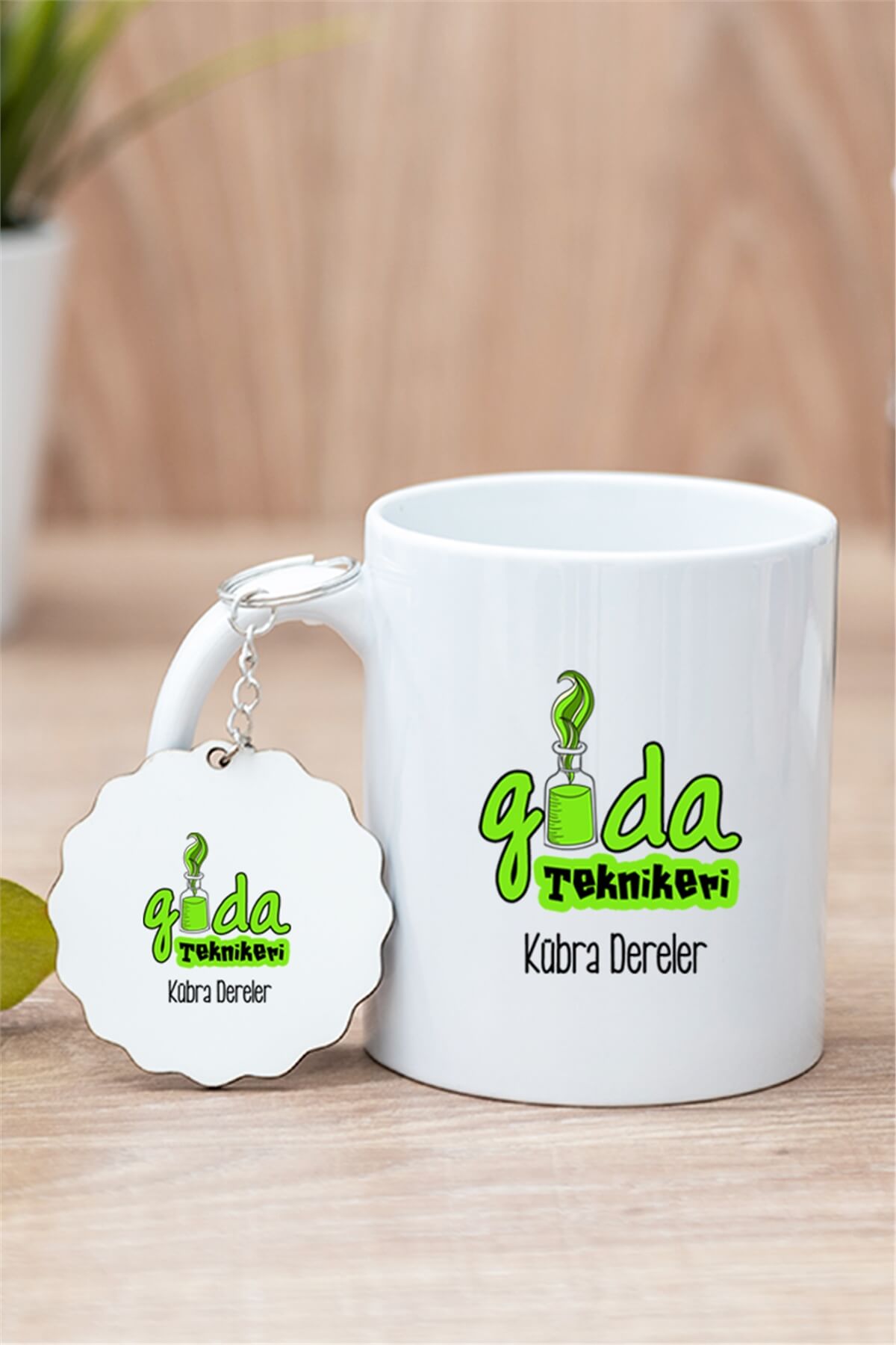 Gıda Teknikeri Beyaz Kupa Bardak ve Ahşap Anahtarlık