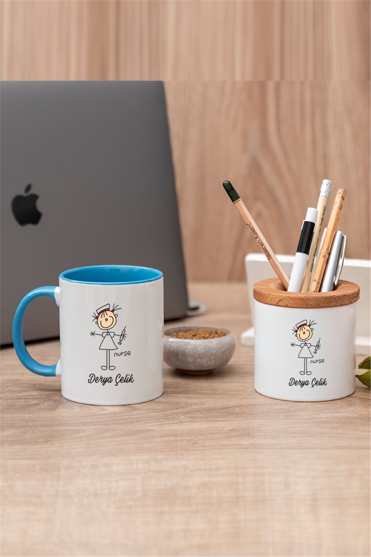Hemşire Karikatürü Renkli Kupa Bardak ve Kalemlik