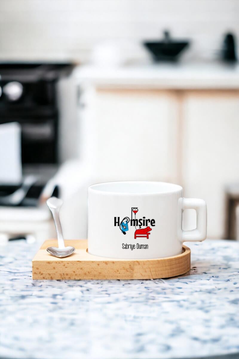 Hemşirelere Hediye Kalp Kaşıklı Ahşap Altlıklı Fincan