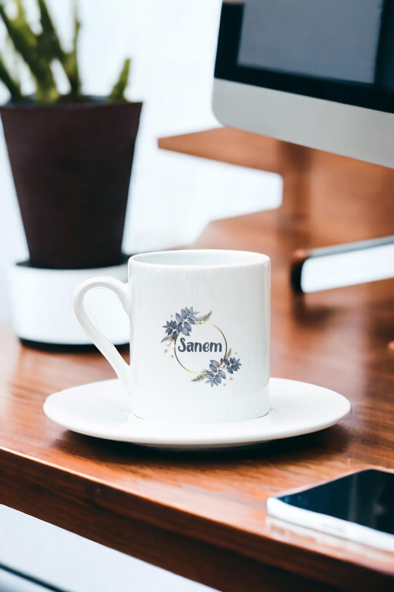 İsme Özel Çiçek Desenli Beyaz Türk Kahvesi Fincanı