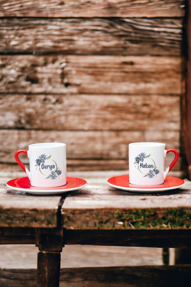 İsme Özel Çiçek Desenli İkili Kırmızı Türk Kahvesi Fincanı
