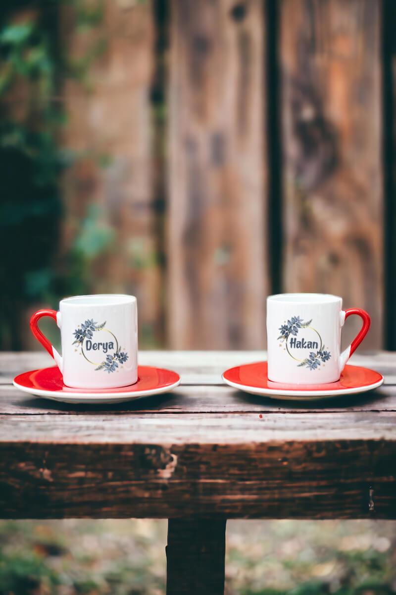 İsme Özel Çiçek Desenli İkili Kırmızı Türk Kahvesi Fincanı
