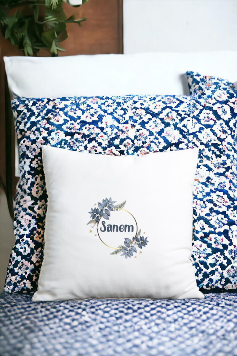 İsme Özel Çiçek Desenli Saten Kare Yastık