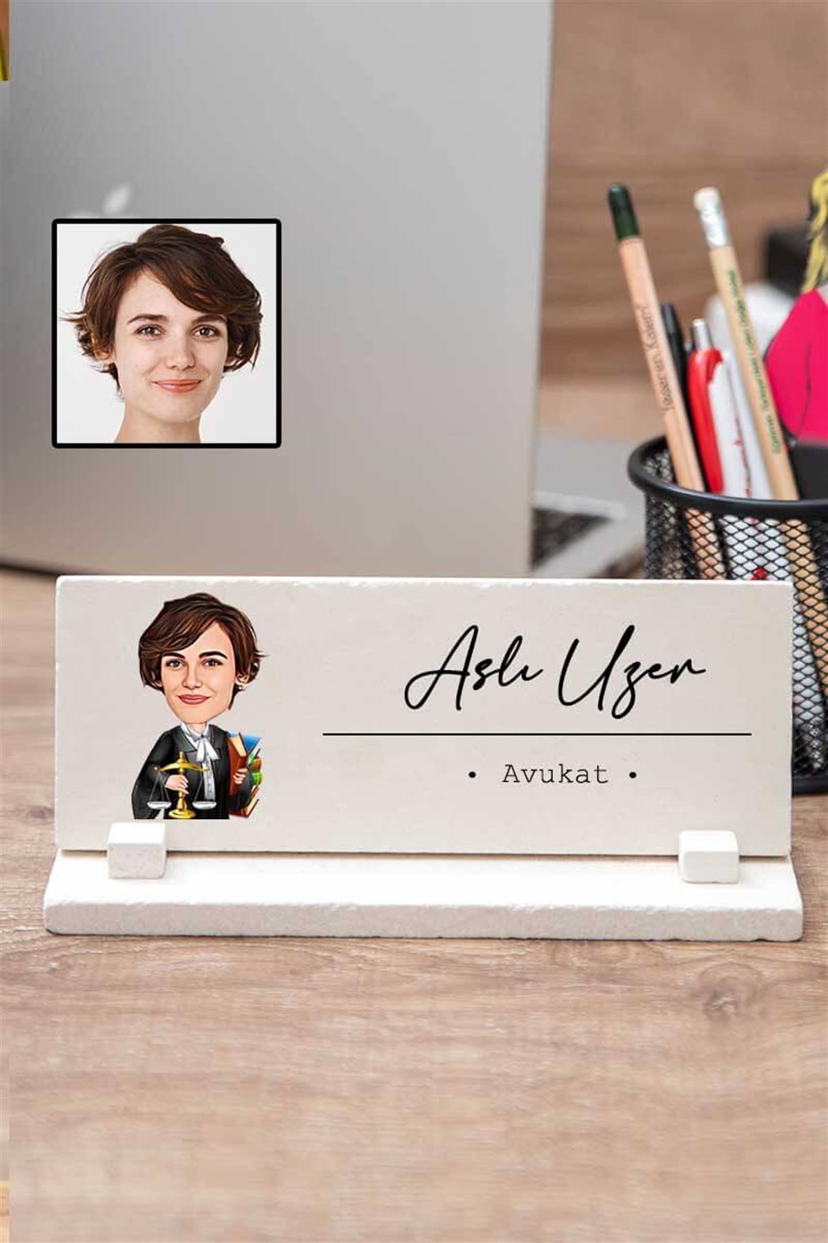 Kadın Avukata Ofis Hediyesi Karikatürlü Masaüstü İsimlik
