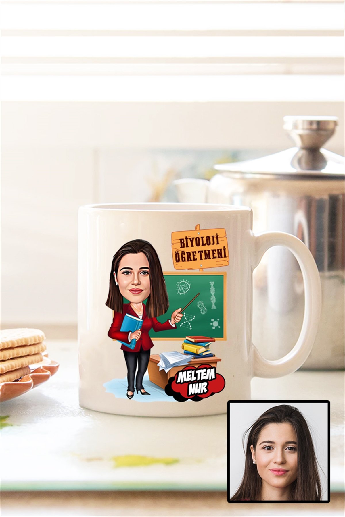 Kadın Biyoloji Öğretmenine Hediye Karikatürlü Beyaz Kupa Bardak