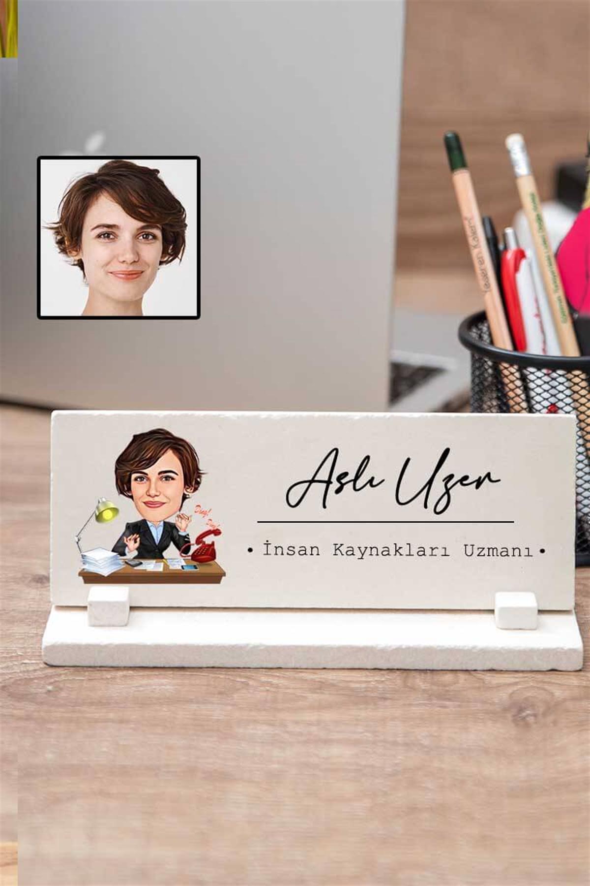 Kadın İnsan Kaynakları Uzmanına Yeni İş Hediyesi Masaüstü İsimlik