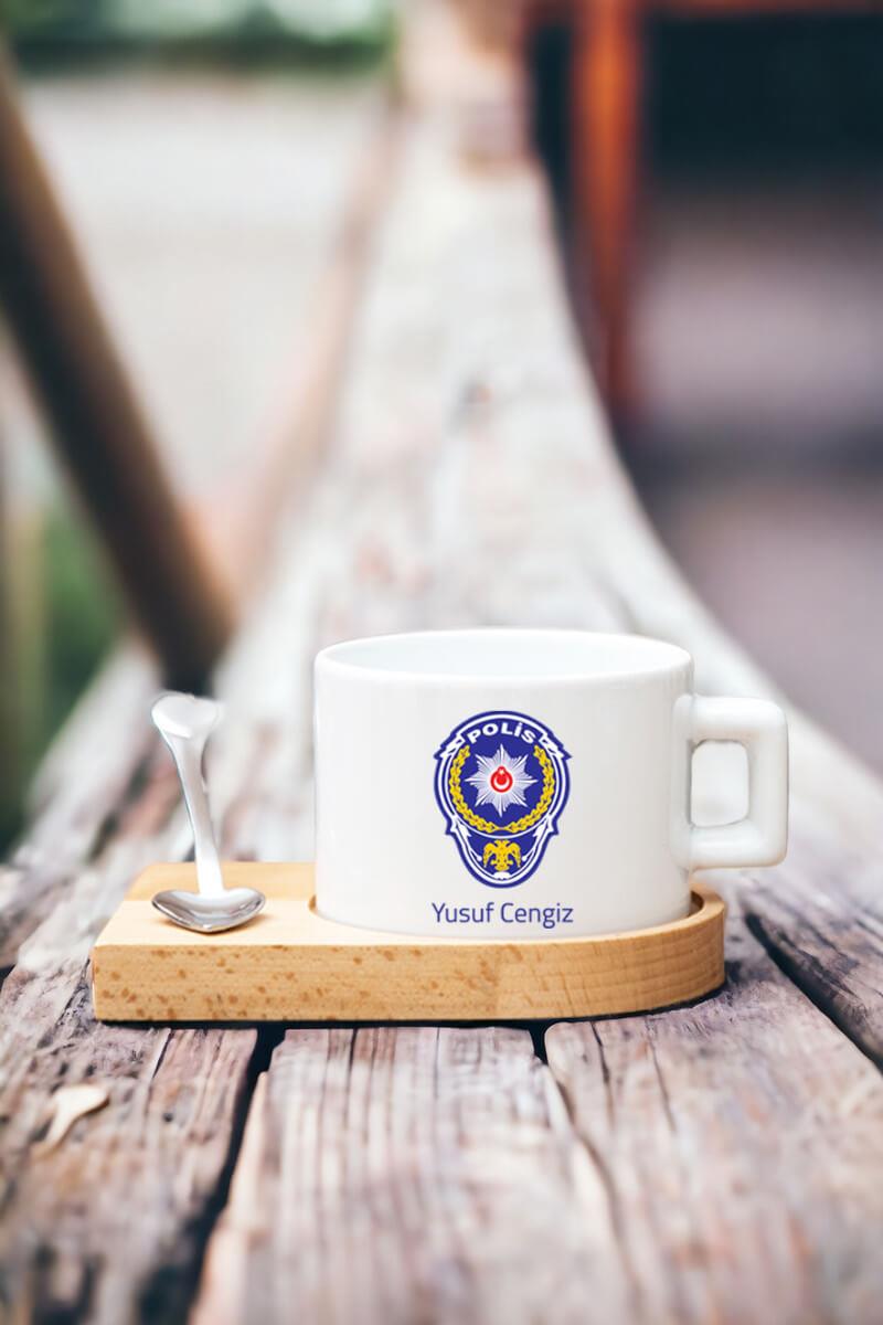 Kadın Polise Hediye Logolu Kalp Kaşıklı Ahşap Altlıklı Fincan