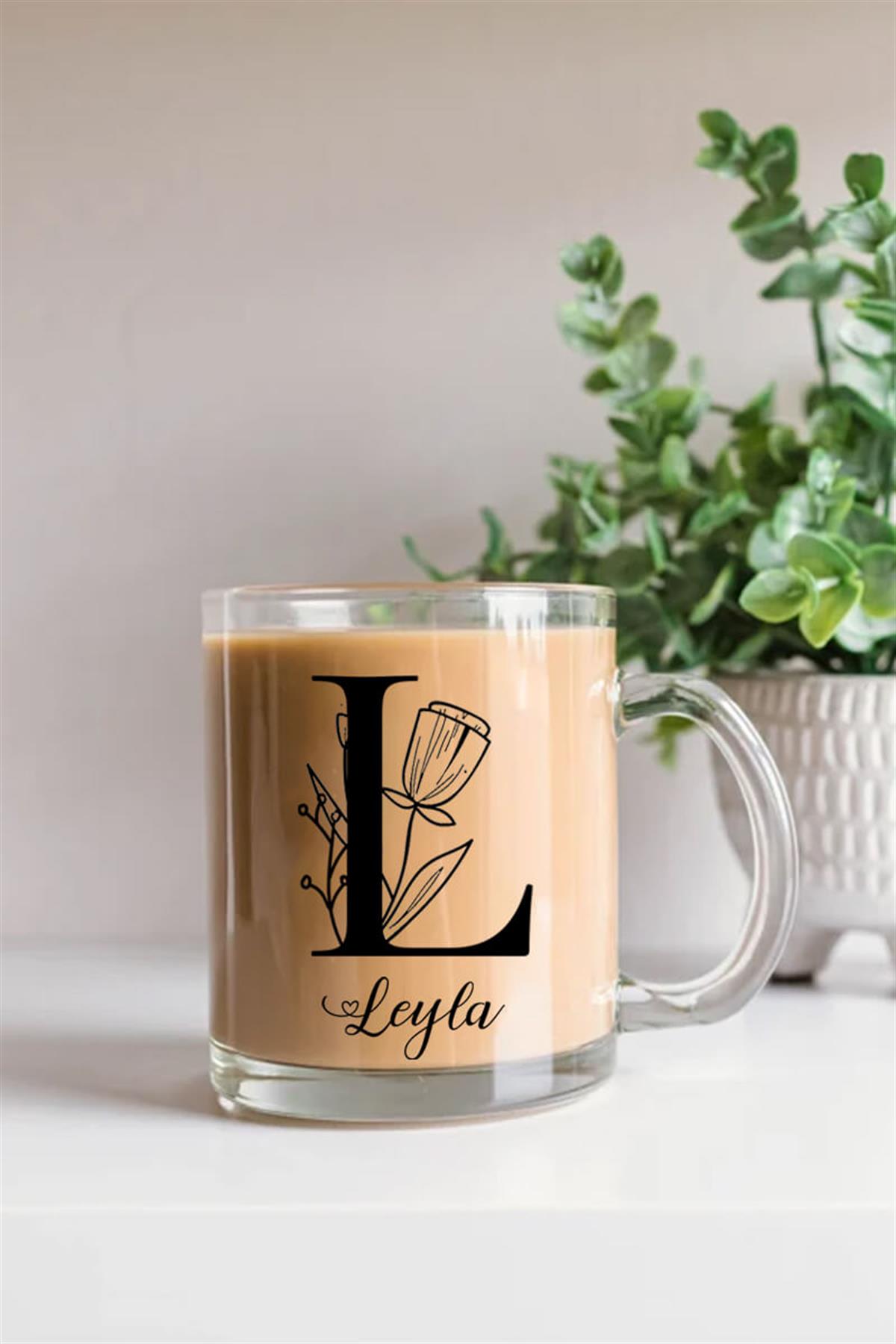 Kadına Hediye Baş Harfli Çiçek Tasarım Cam Kahve Kupası