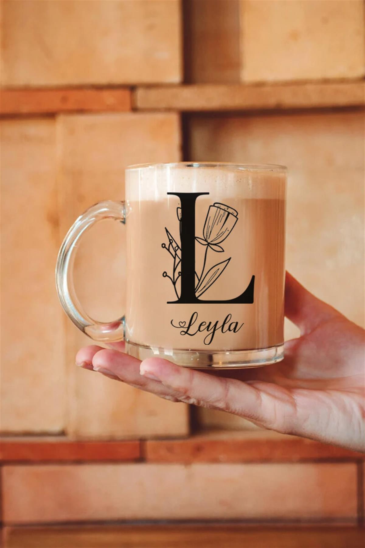 Kadına Hediye Baş Harfli Çiçek Tasarım Cam Kahve Kupası