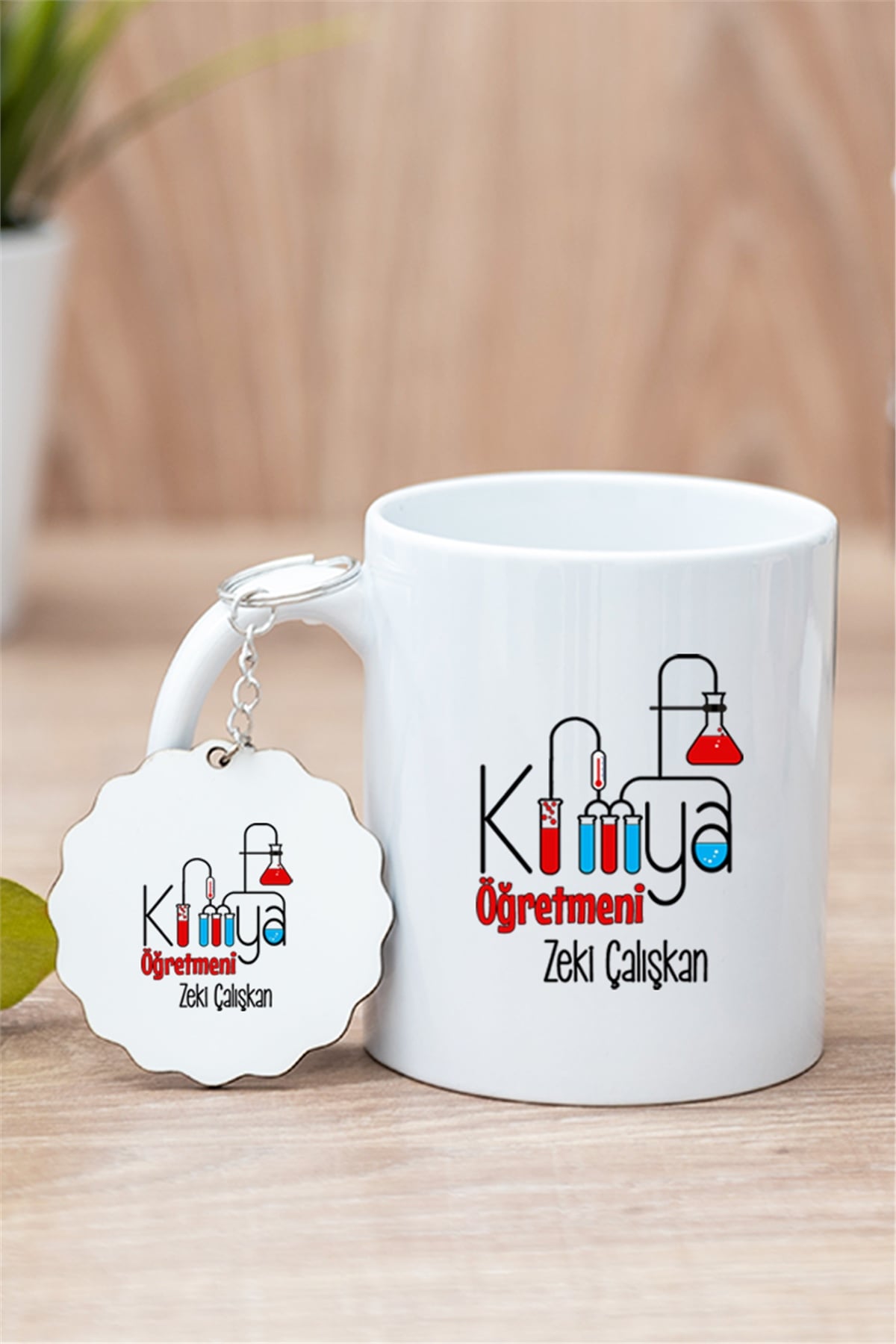 Kimya Öğretmeni Beyaz Kupa Bardak ve Ahşap Anahtarlık
