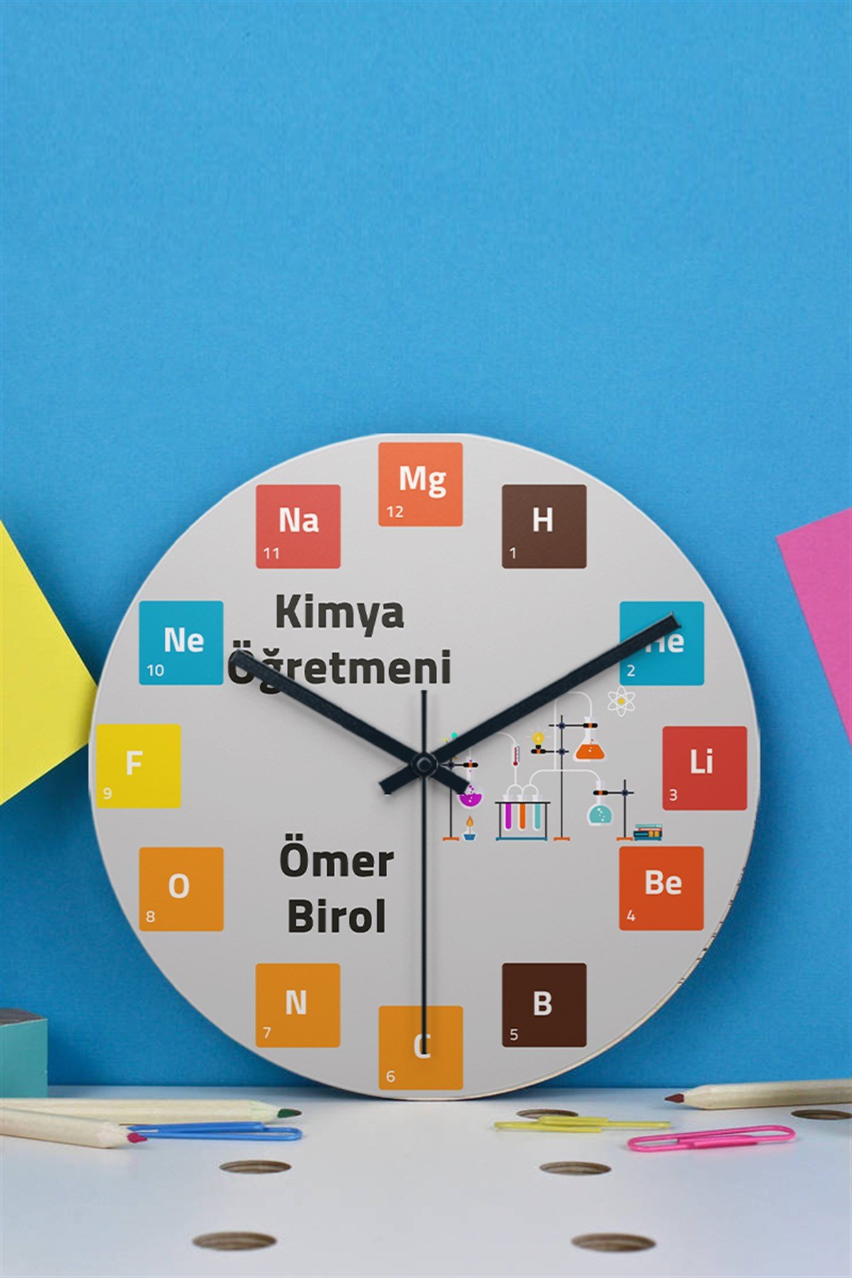 Kimya Temalı Ahşap Duvar Saati