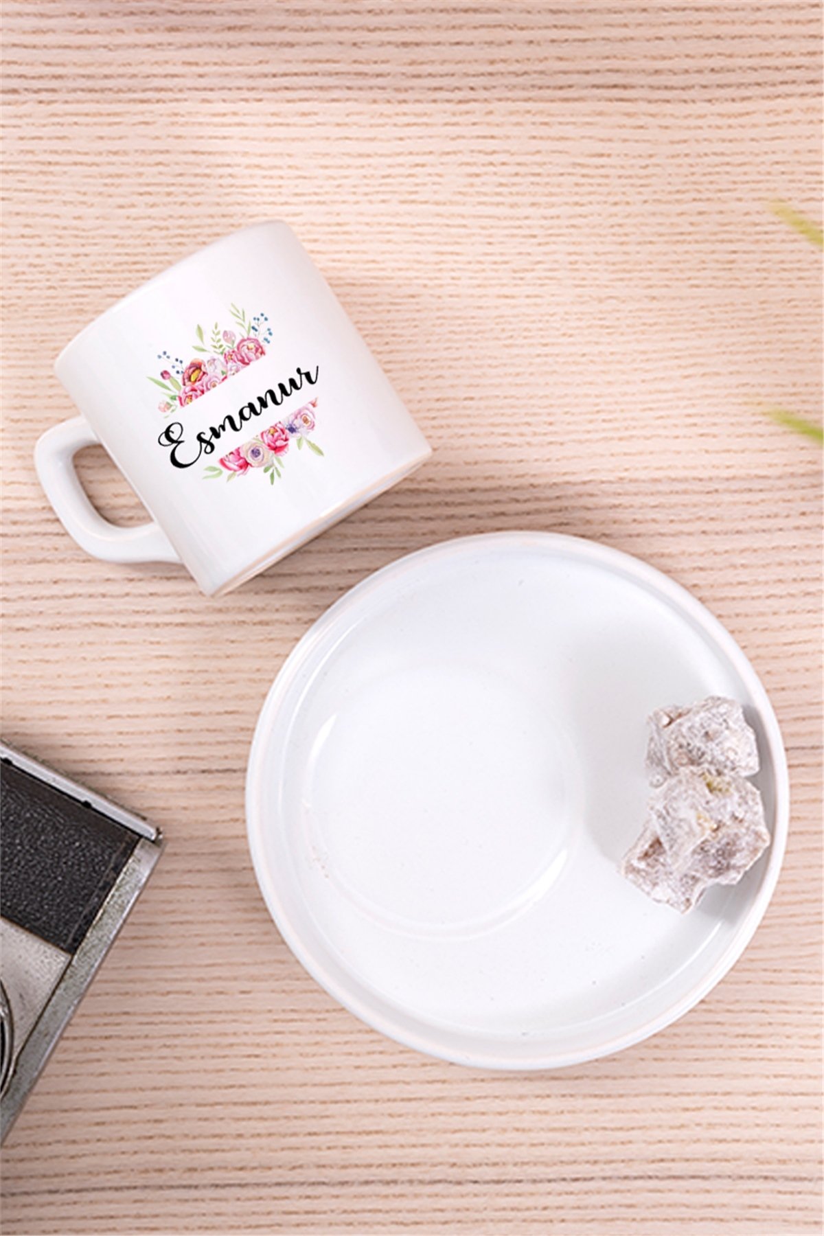 Kişiye Özel Çiçek Çerçeveli İsimli Concept Türk Kahvesi Fincanı