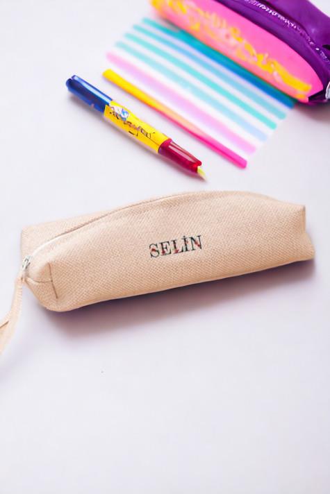 Kişiye Özel Çiçek Harf Tasarım İsim Yazılı Keten Bez Kalemlik