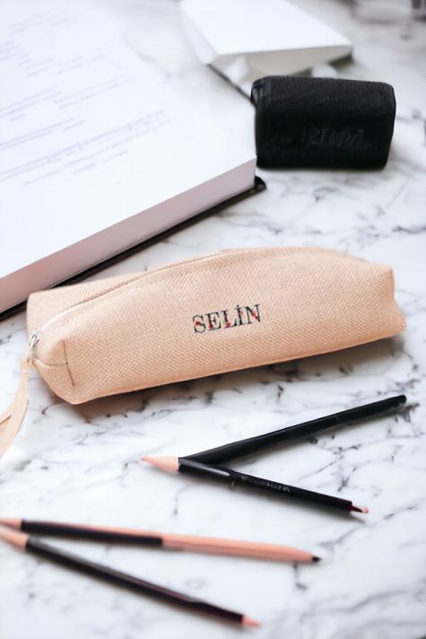 Kişiye Özel Çiçek Harf Tasarım İsim Yazılı Keten Bez Kalemlik