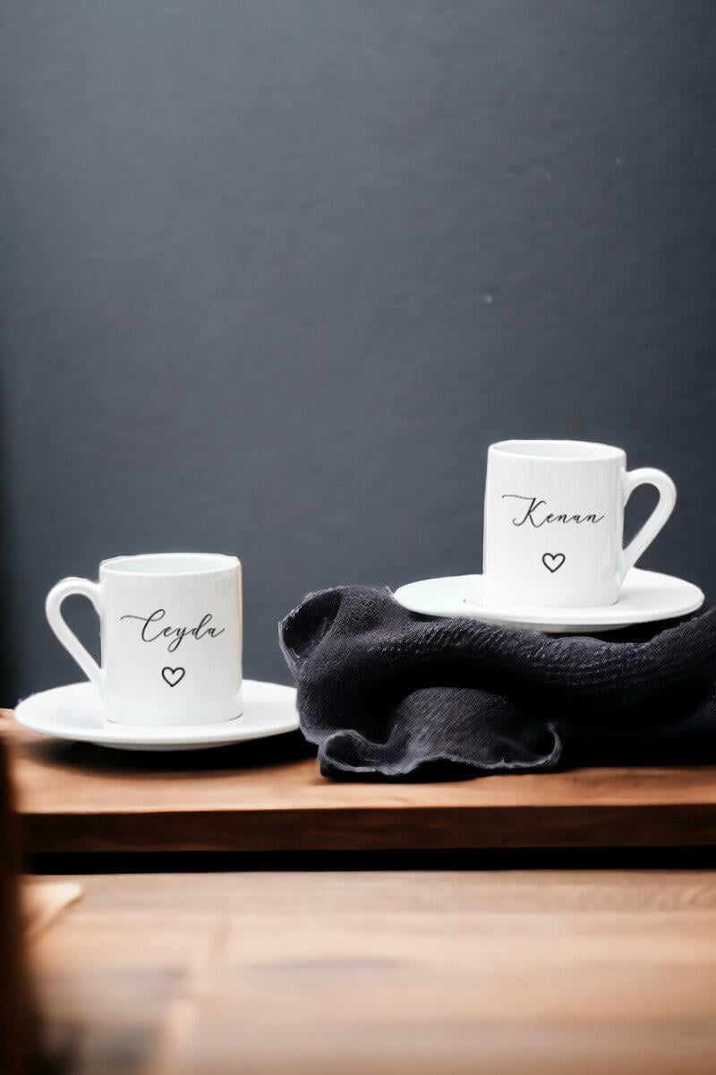 Kişiye Özel El Yazısı Tasarımlı İsimli İkili Beyaz Türk Kahvesi Fincanı