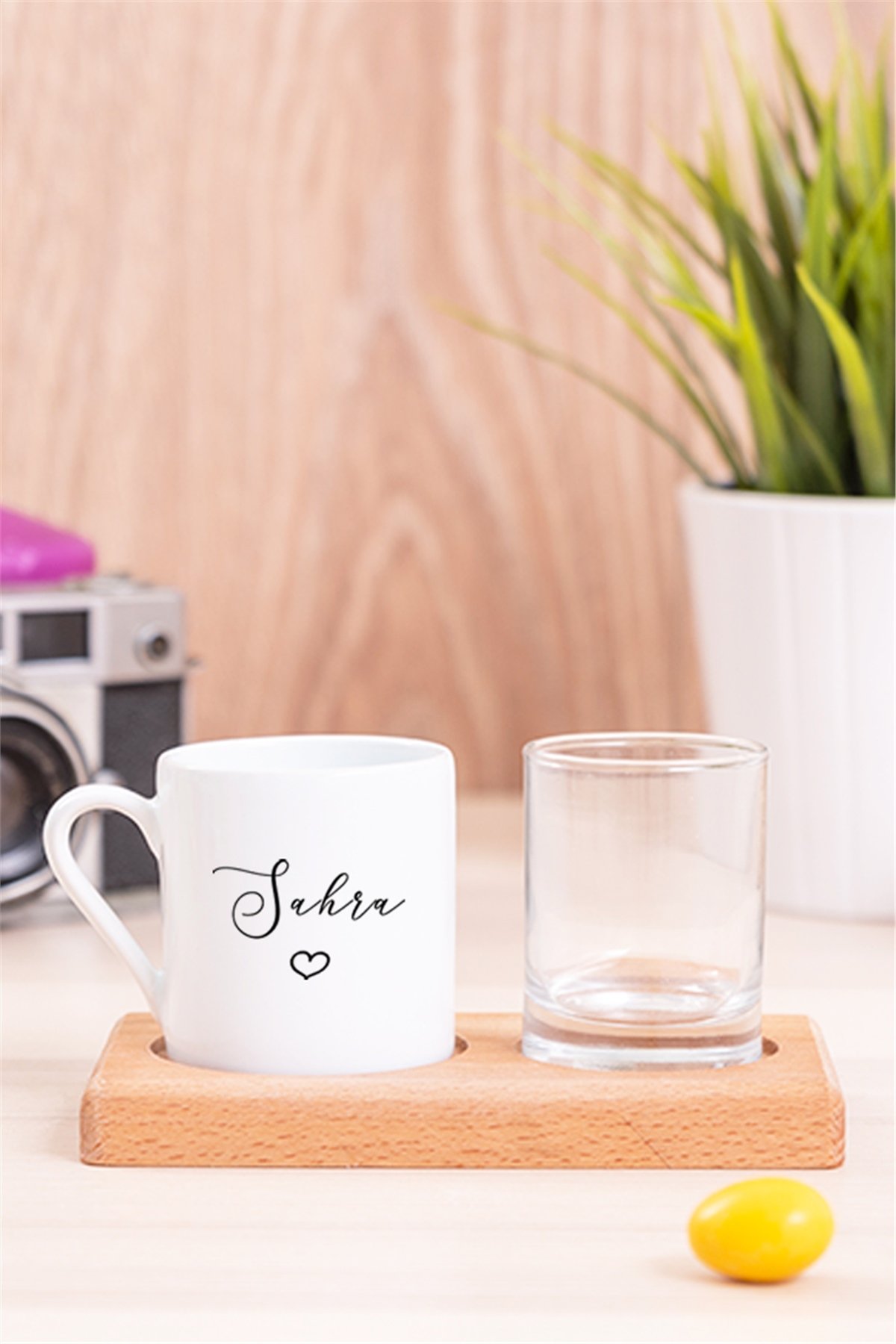 Kişiye Özel El Yazısı Tasarımlı İsimli Ahşap Sunumlu Türk Kahvesi Fincanı