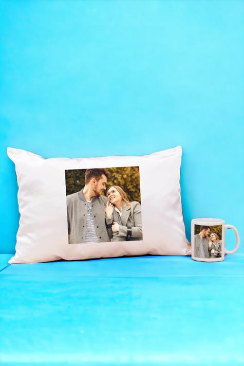 Kişiye Özel Fotoğraflı Beyaz Kupa Bardak ve Dikdörtgen Yastık