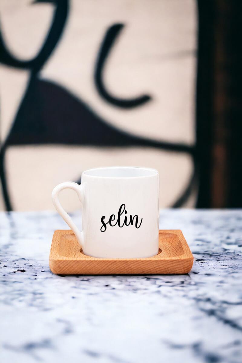 Kişiye Özel İsim Yazılı Ahşap Altlıklı Türk Kahvesi Fincanı