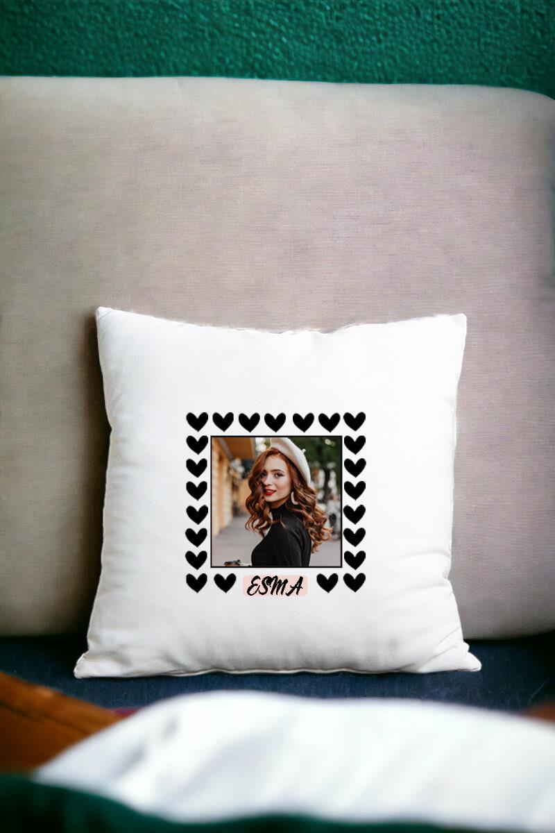 Kişiye Özel Kalp Detaylı Fotoğraflı  Saten Kare Yastık