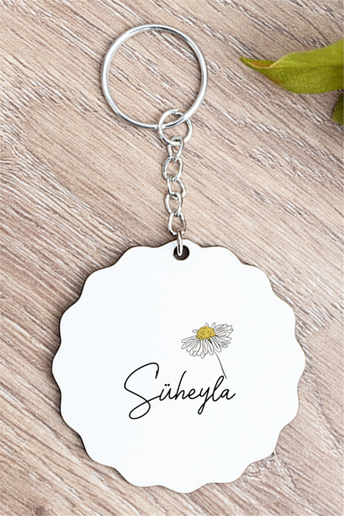 Kişiye Özel Papatya Tasarımlı İsimli Anahtarlık