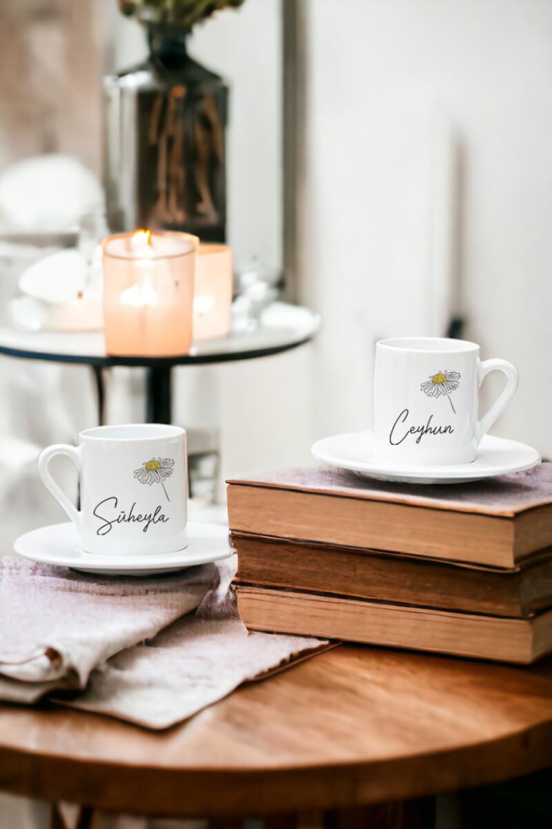 Kişiye Özel Papatya Tasarımlı İsimli İkili Beyaz Türk Kahvesi Fincanı