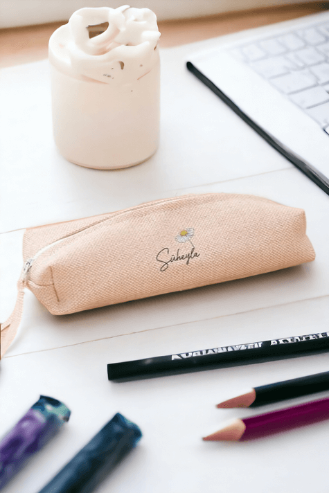 Kişiye Özel Papatya Tasarımlı İsimli Keten Bez Kalemlik